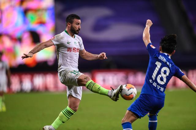 杨瀚森14+15青岛惜败首钢 范子铭14分雷蒙16分